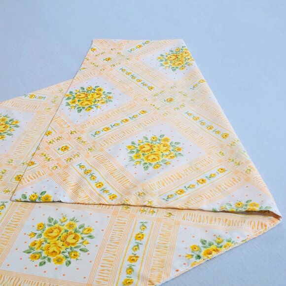 60s Yellow Roses Bouquet Pillowcase -SINGLE- Vintage Muslin Fabric Bedding - Picture 1 of 10